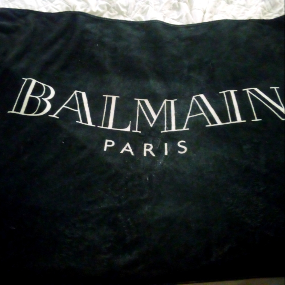 Luxury logo blanket